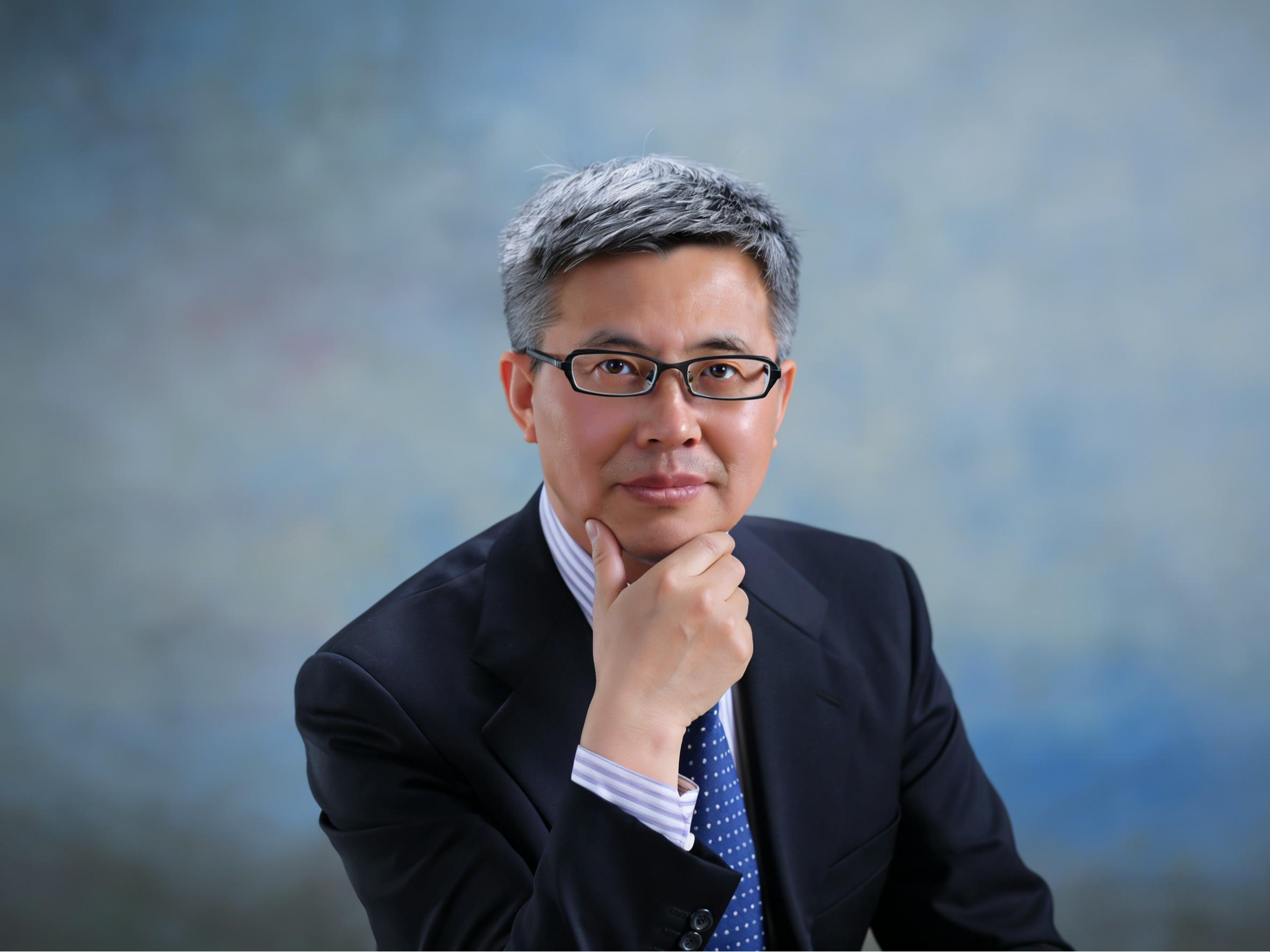 贾国柱：三尺讲台廿五秋 深耕教研育桃李